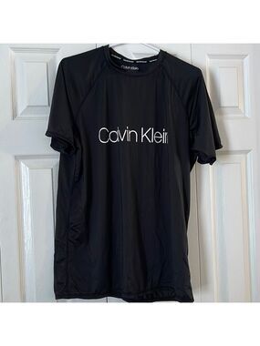 Calvin Klein Swimwear UPF 40 shirt size L 🔥🔥